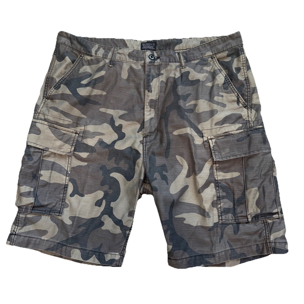 Levi Levi's Camo Cargo Shorts Size 40 Y2K Baggy Skater Grunge 10 In Inseam Read